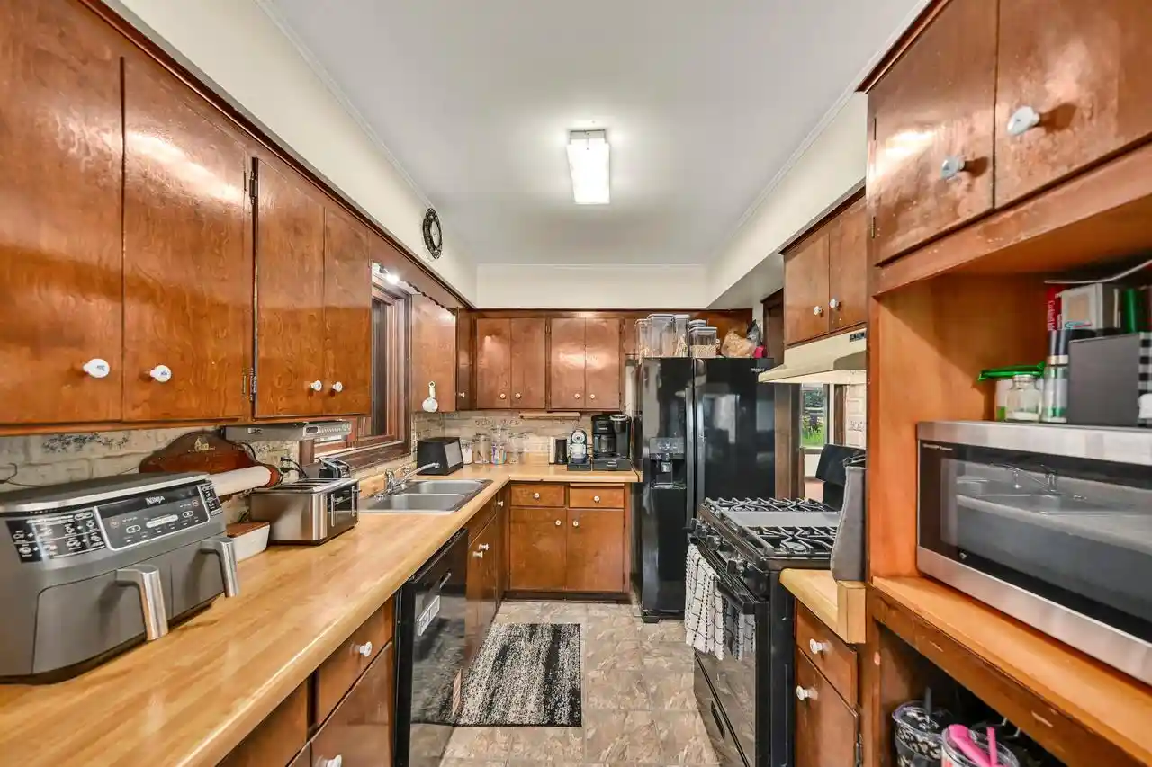 29th image of 136 N 123rd Street Street, Milwaukee, WI 53226 | MLS# 1974779