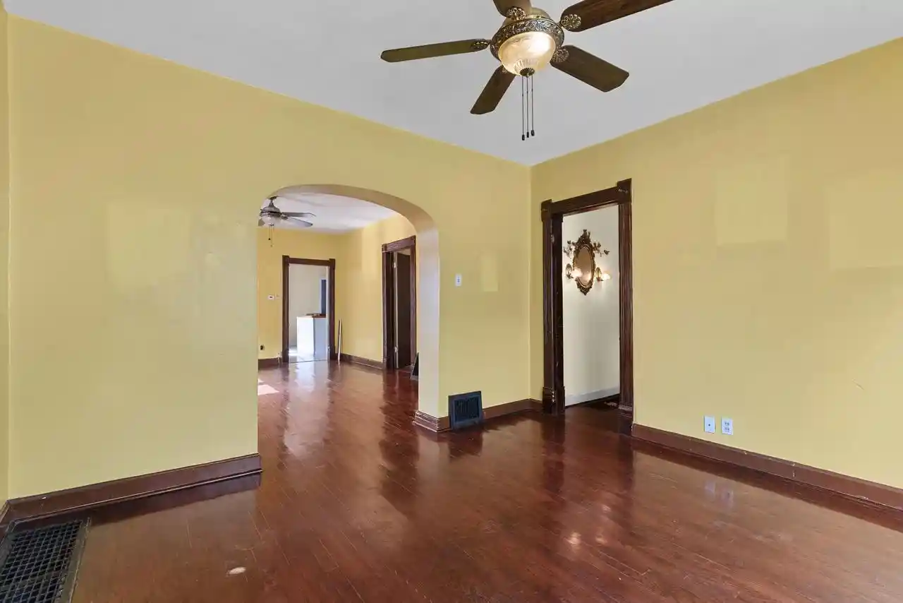 2nd image of 847 Shawano Avenue Avenue, Green Bay, WI 54303 | MLS# 50330411