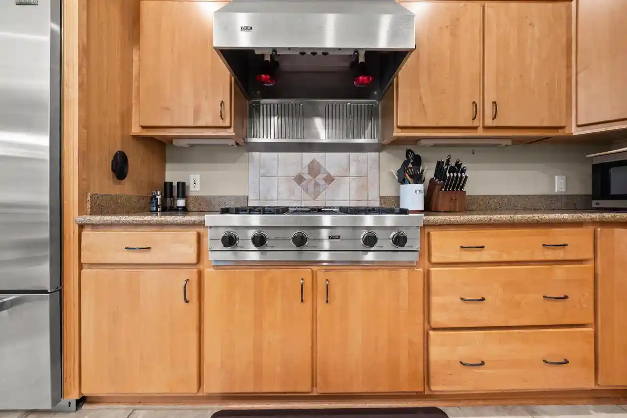 4th image of 2245 S Foxglove Court Court, New Berlin, WI 53151 | MLS# 1974792