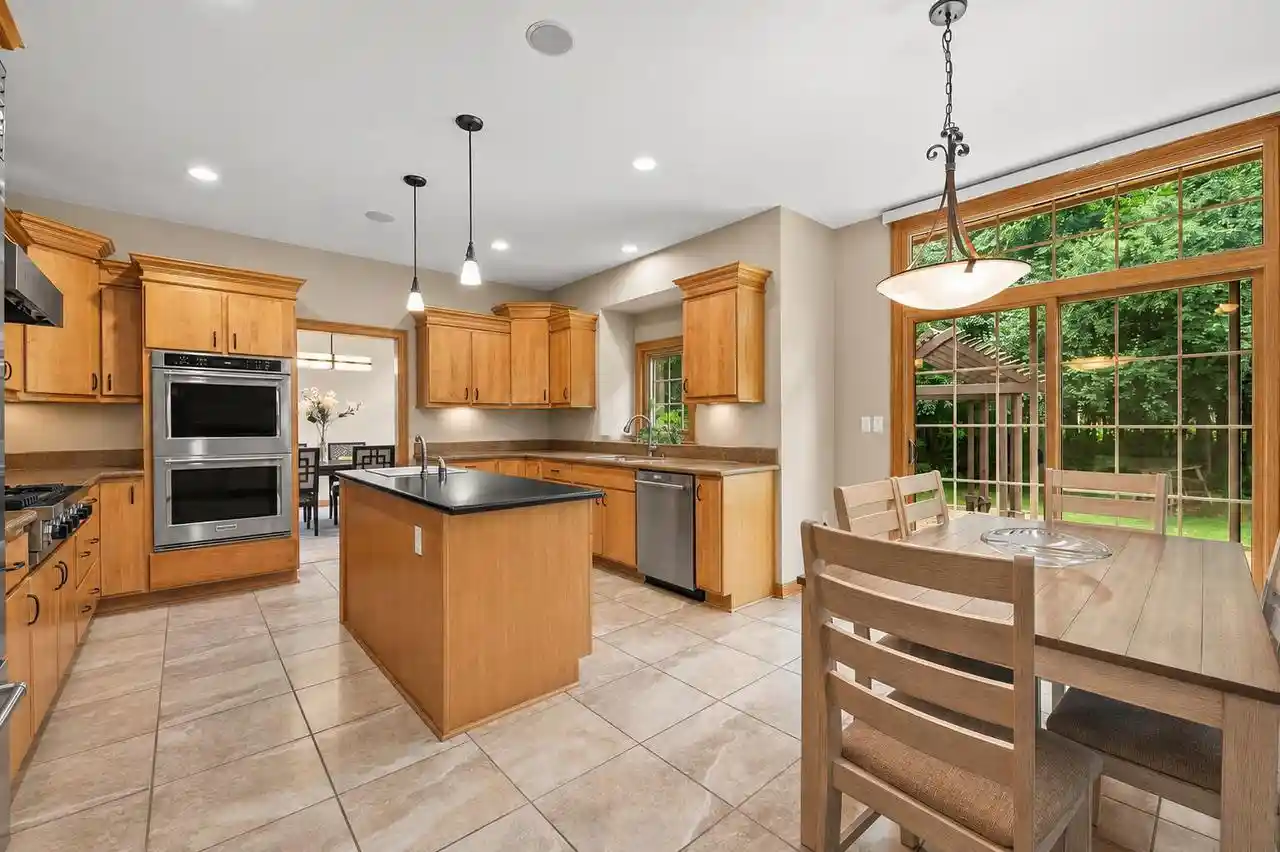 5th image of 2245 S Foxglove Court Court, New Berlin, WI 53151 | MLS# 1974792