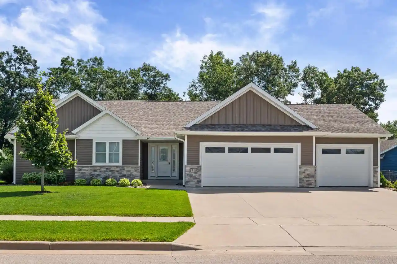 image of 1315 Bridger Dr Dr, Holmen, WI 54636 | MLS# 1974789