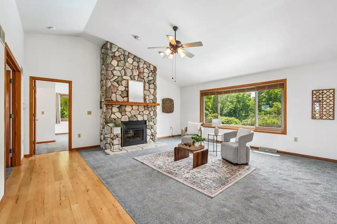4th image of N727 Blue Spring Lake Dr Dr, Palmyra, WI 53156 | MLS# 2029722