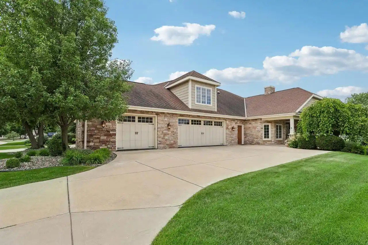 Photo 1 of Condo for sale at 1616 Bellewood Dr Dr, Waunakee, WI 53597 | MLS# 2029720 | Listing updated on 2026-08-17