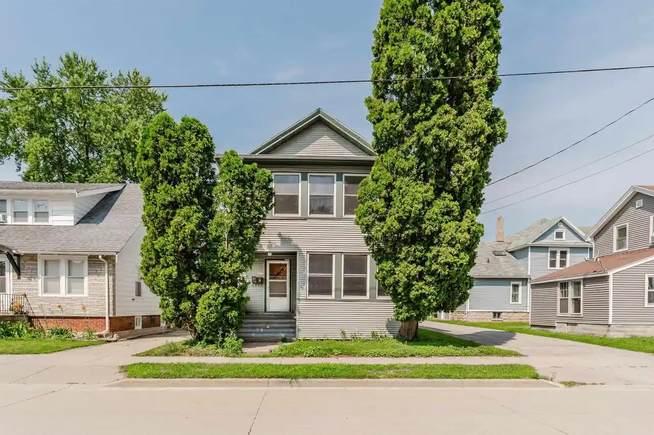 1st image of 687 Central Street Street, Oshkosh, WI 54901 | MLS# 50330420