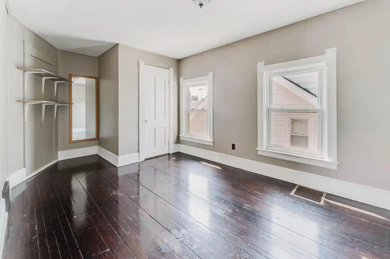 4th image of 687 Central Street Street, Oshkosh, WI 54901 | MLS# 50330420