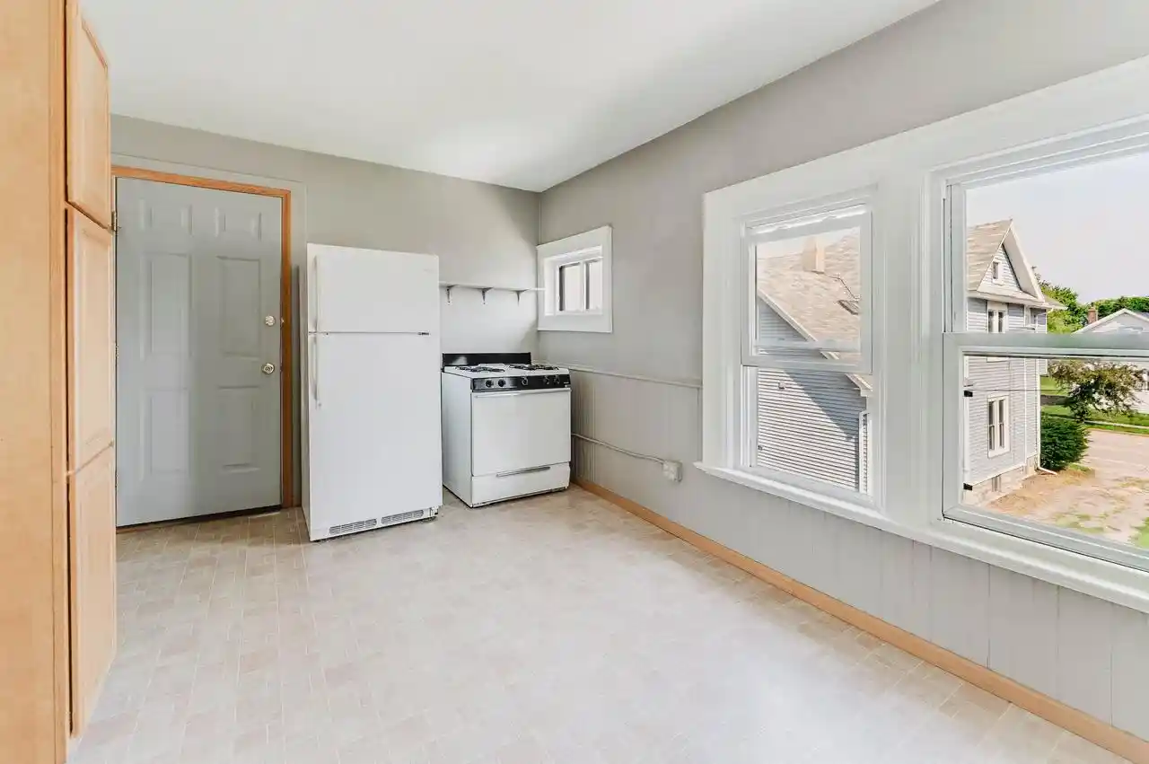 35th image of 687 Central Street Street, Oshkosh, WI 54901 | MLS# 50330420