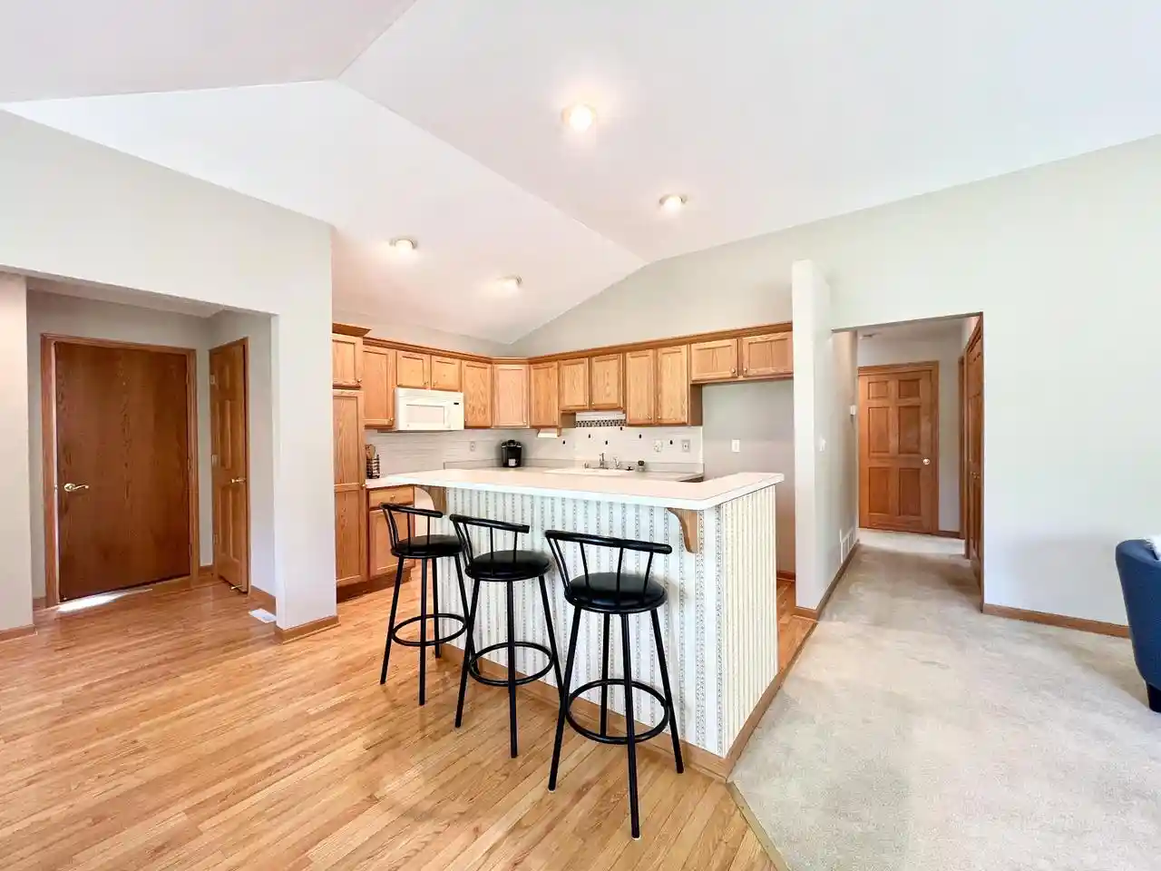 2nd image of W141n9757 Knollcrest Circle Circle, Germantown, WI 53022 | MLS# 1974801