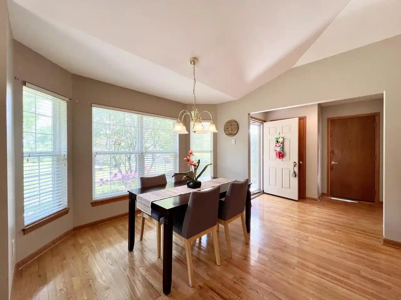 3rd image of W141N9757 Knollcrest Circle Circle, Germantown, WI 53022 | MLS# 1974801