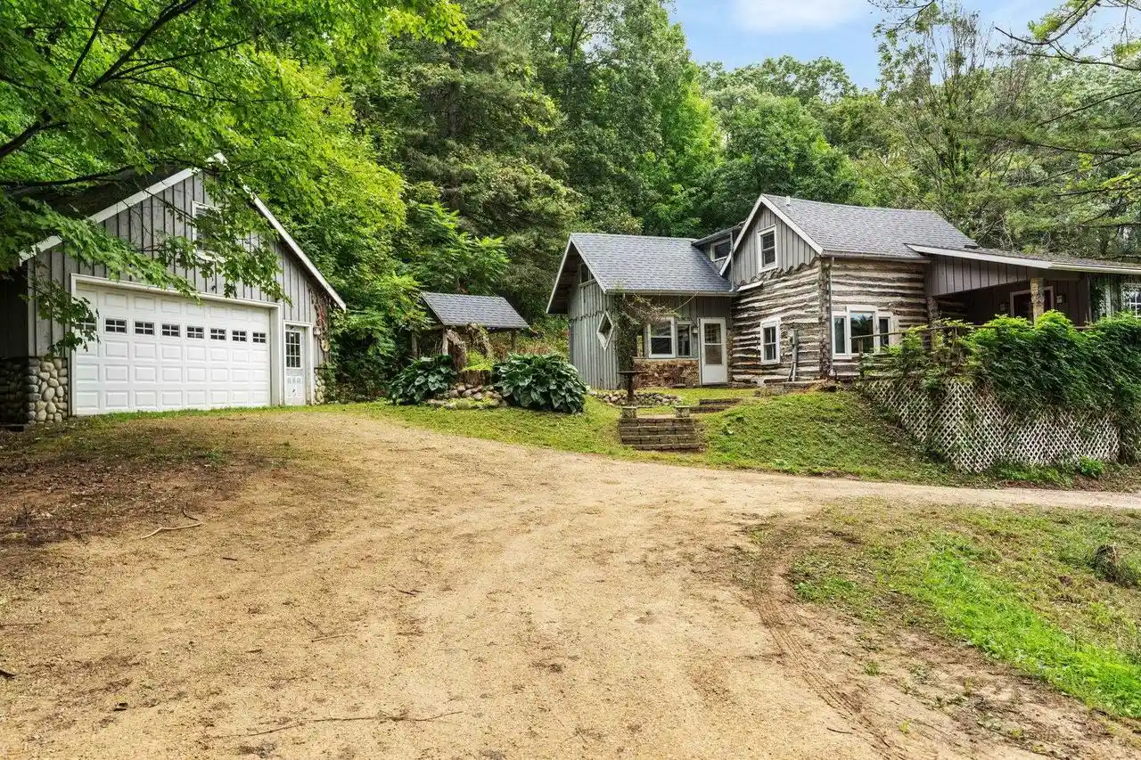 Photo 1 of Single family home for sale at 8237 Sweeney Rd, Barneveld, WI 53507 | MLS# 2029725 | Listing updated on 2026-09-30