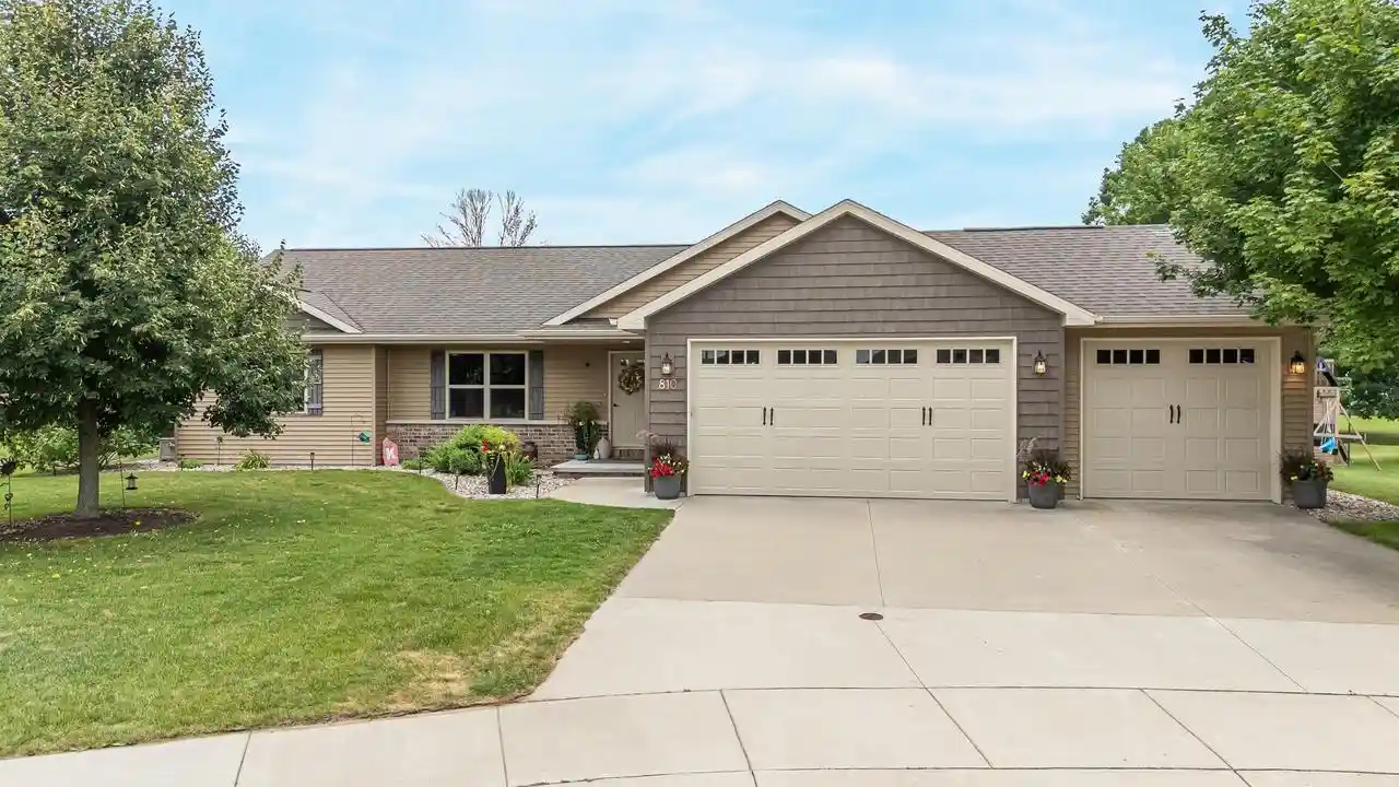 Photo 1 of Single family home for sale at 810 Rusty Court Court, Kaukauna, WI 54130 | MLS# 50330419 | Listing updated on 2026-09-16