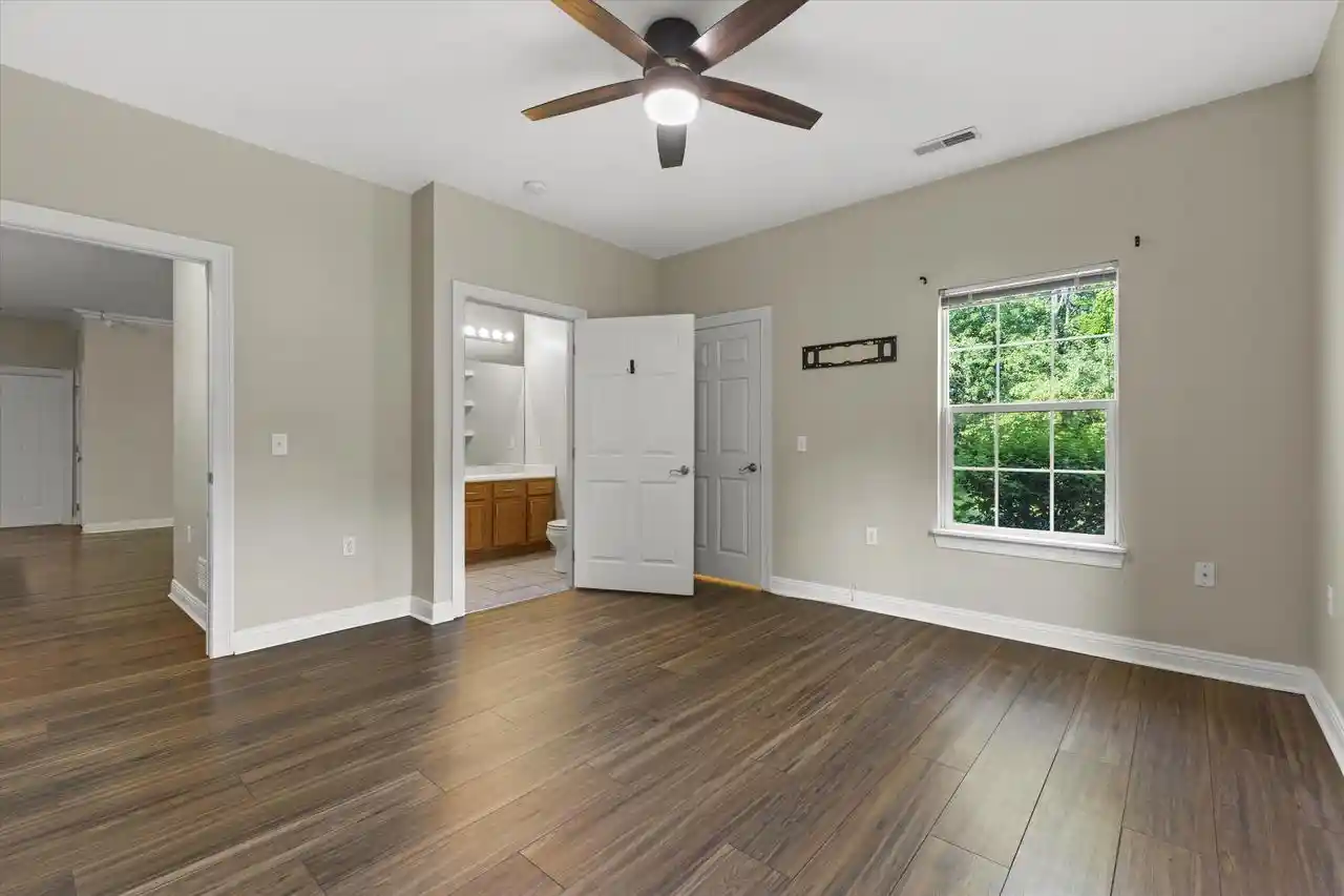 3rd image of 962 Bedford Ct Ct, Racine, WI 53406
