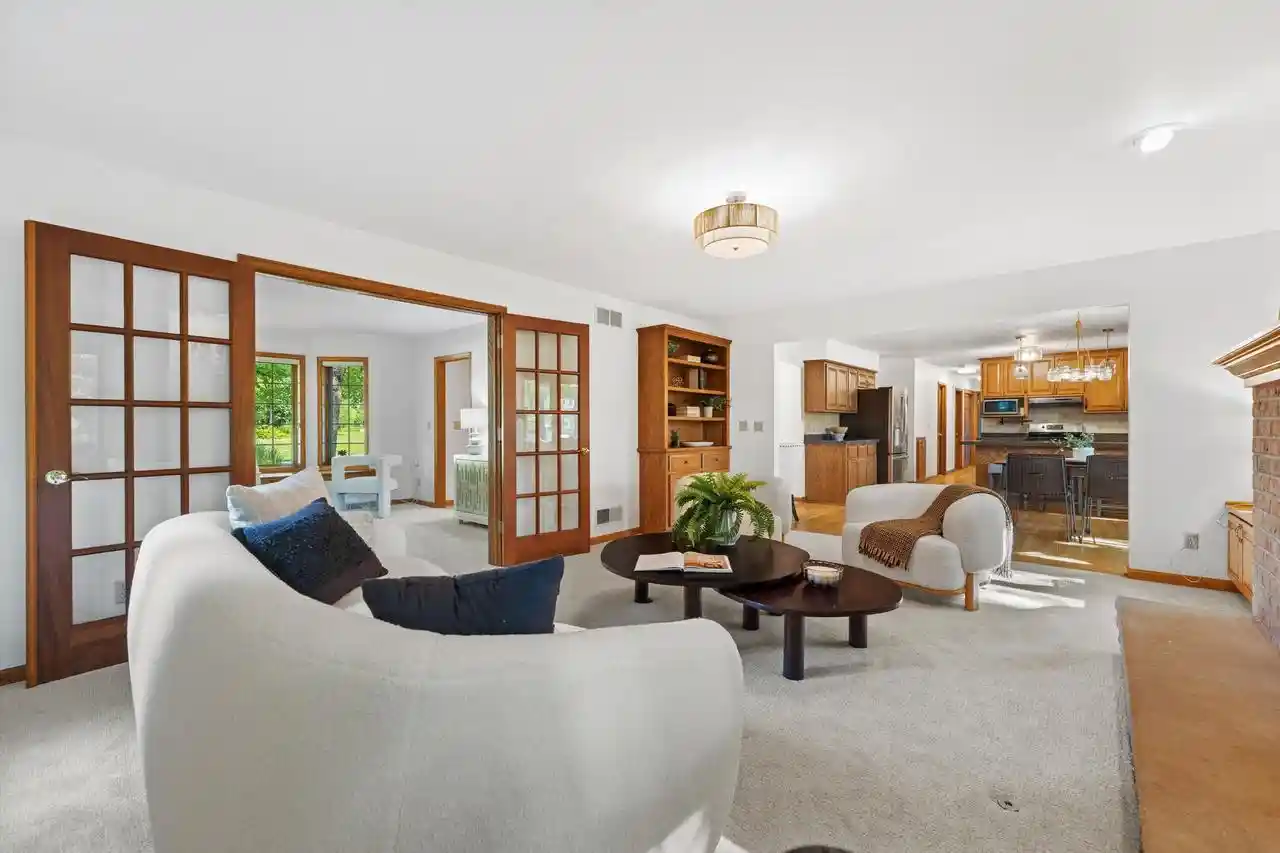 4th image of 3450 S Sandalwood Dr Dr, New Berlin, WI 53151 | MLS# 1974812