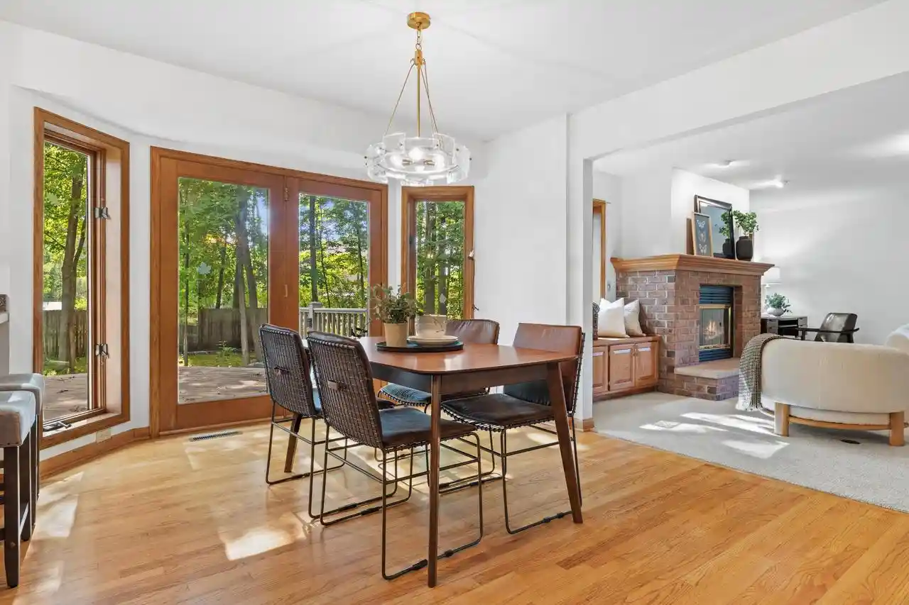 5th image of 3450 S Sandalwood Dr Dr, New Berlin, WI 53151 | MLS# 1974812