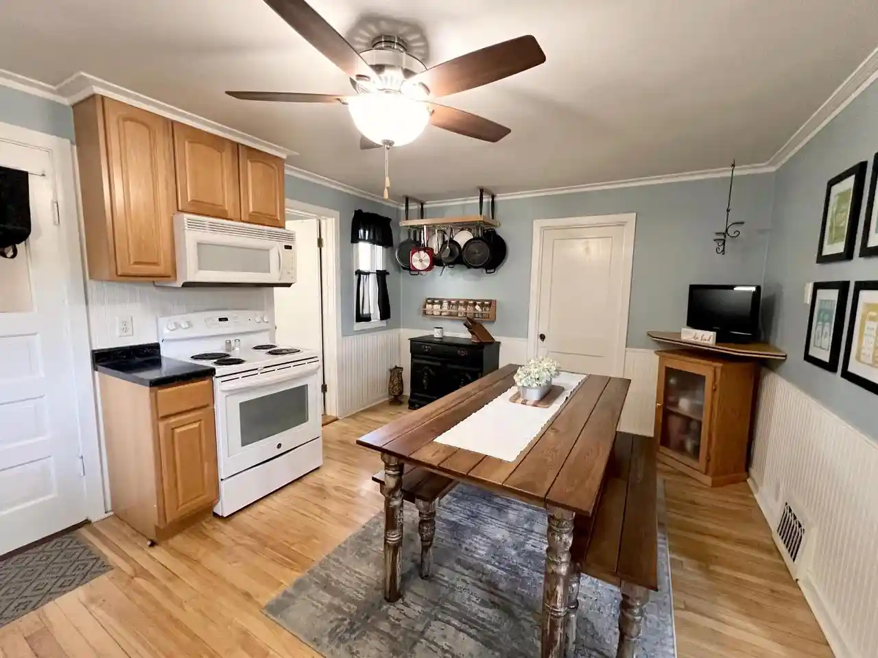 3rd image of 2317 Mt Vernon Street Street, Oshkosh, WI 54901 | MLS# 50330424