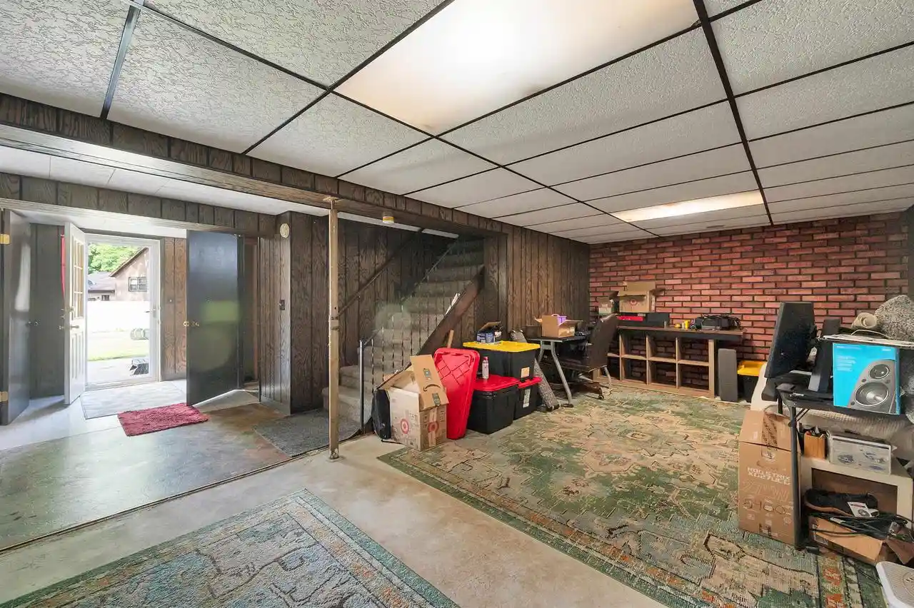 Photo 3 of Sale Pending at 2343 Deer Trail Trail, Green Bay, WI 54302 | MLS# 50330427 | Listing updated on 2026-09-17