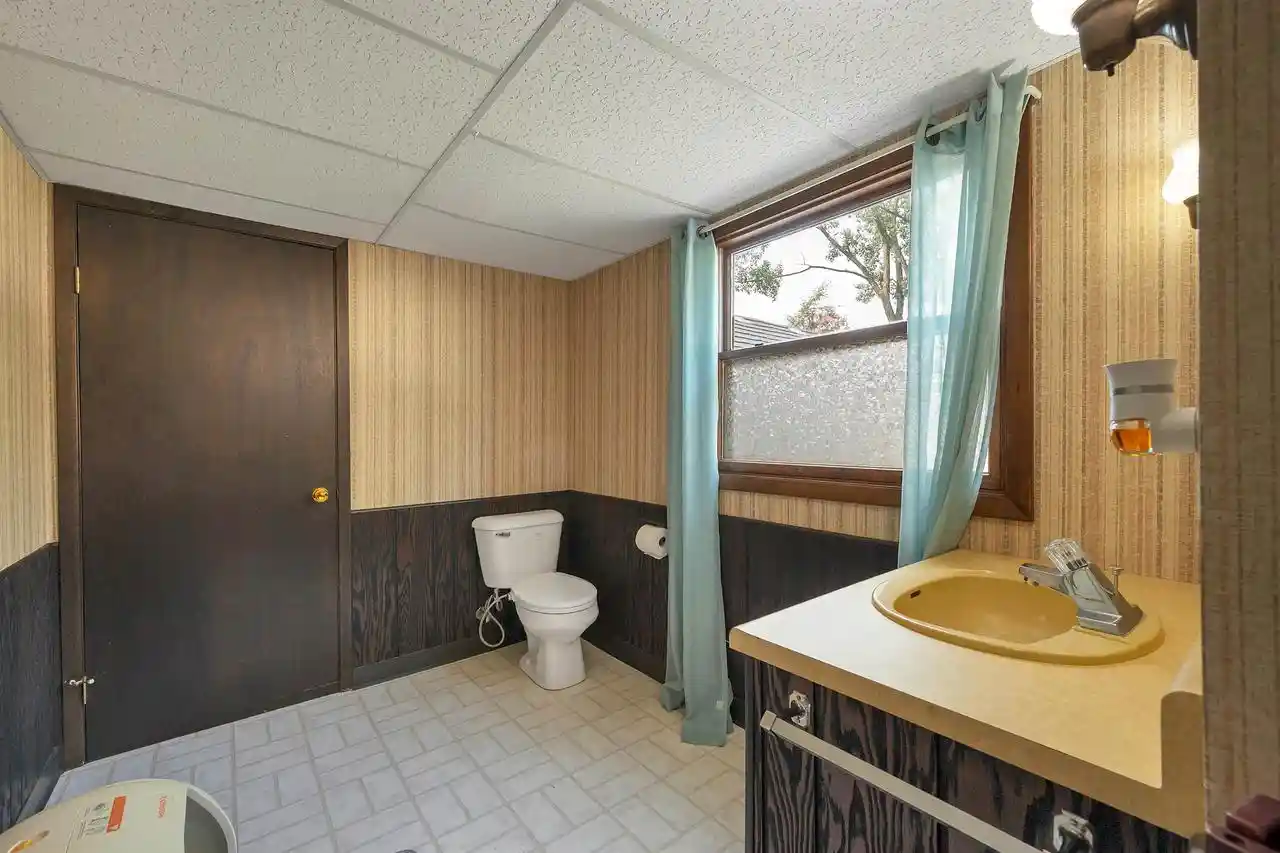 Photo 4 of Sale Pending at 2343 Deer Trail Trail, Green Bay, WI 54302 | MLS# 50330427 | Listing updated on 2026-09-17