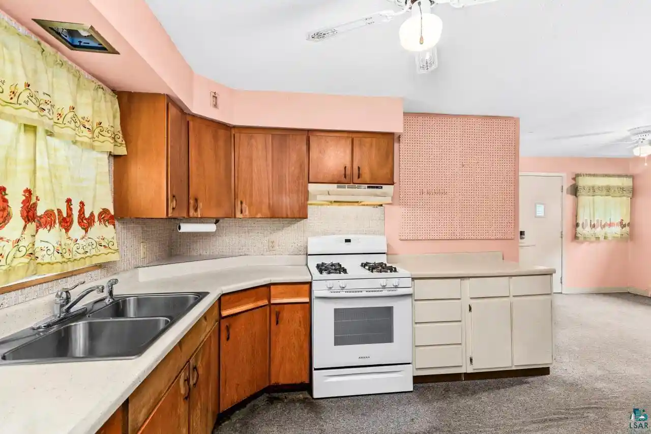 Photo 3 of Sale Pending at 703 E 5th St St, Superior, WI 54880 | MLS# 6127165 | Listing updated on 2026-08-24