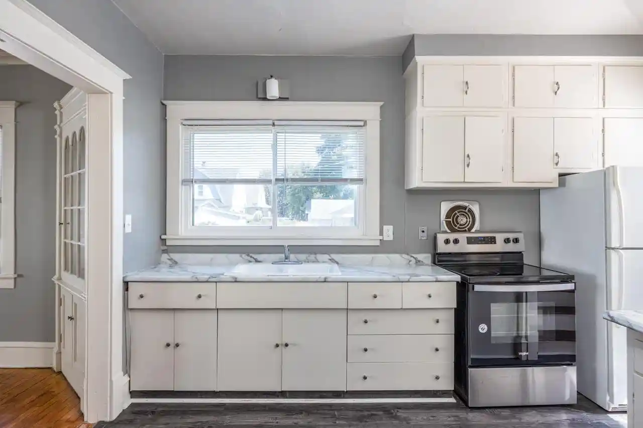 2nd image of 238 W Irving Avenue Avenue, Oshkosh, WI 54901 | MLS# 50330448