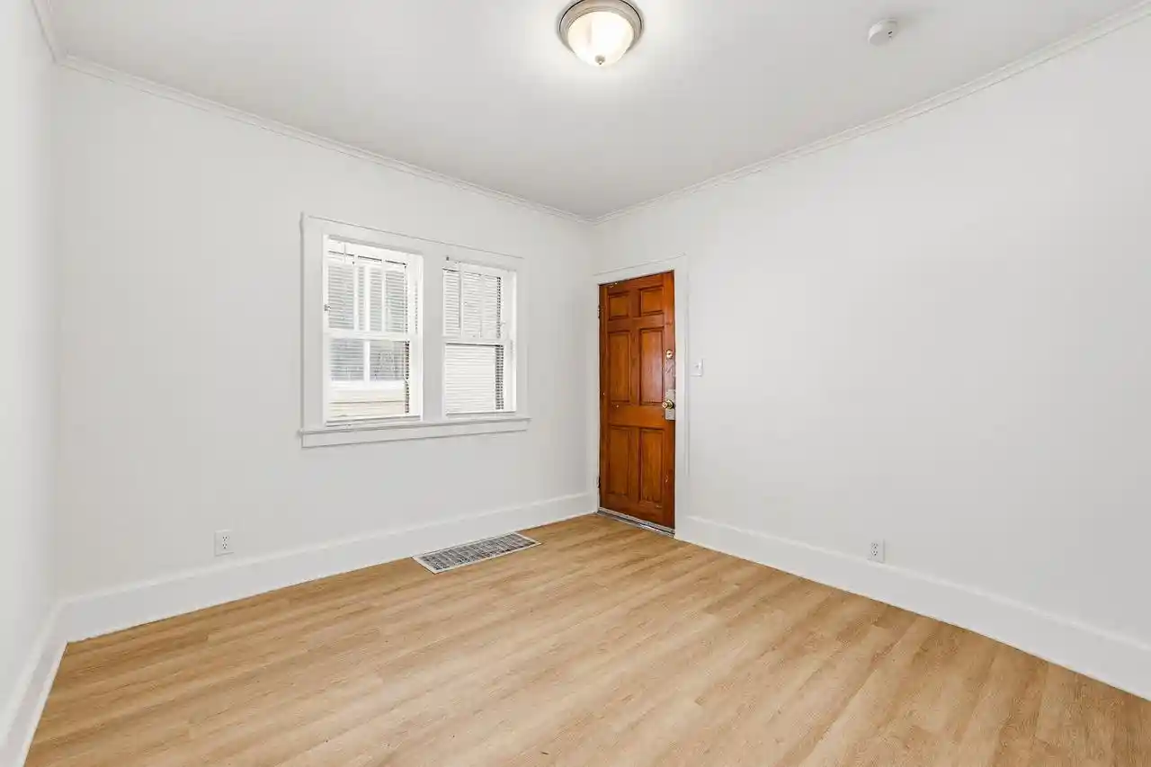 Listing Photo 4 - Condo for sale in building located at 516 N 28Th St St, Milwaukee, WI 53208 - Unit #518