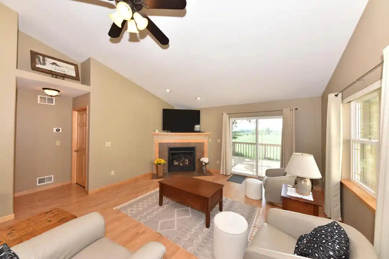 2nd image of 615 Ne Shna Bek Trail Trail #9, Kewaskum, WI 53040 | MLS# 1974856