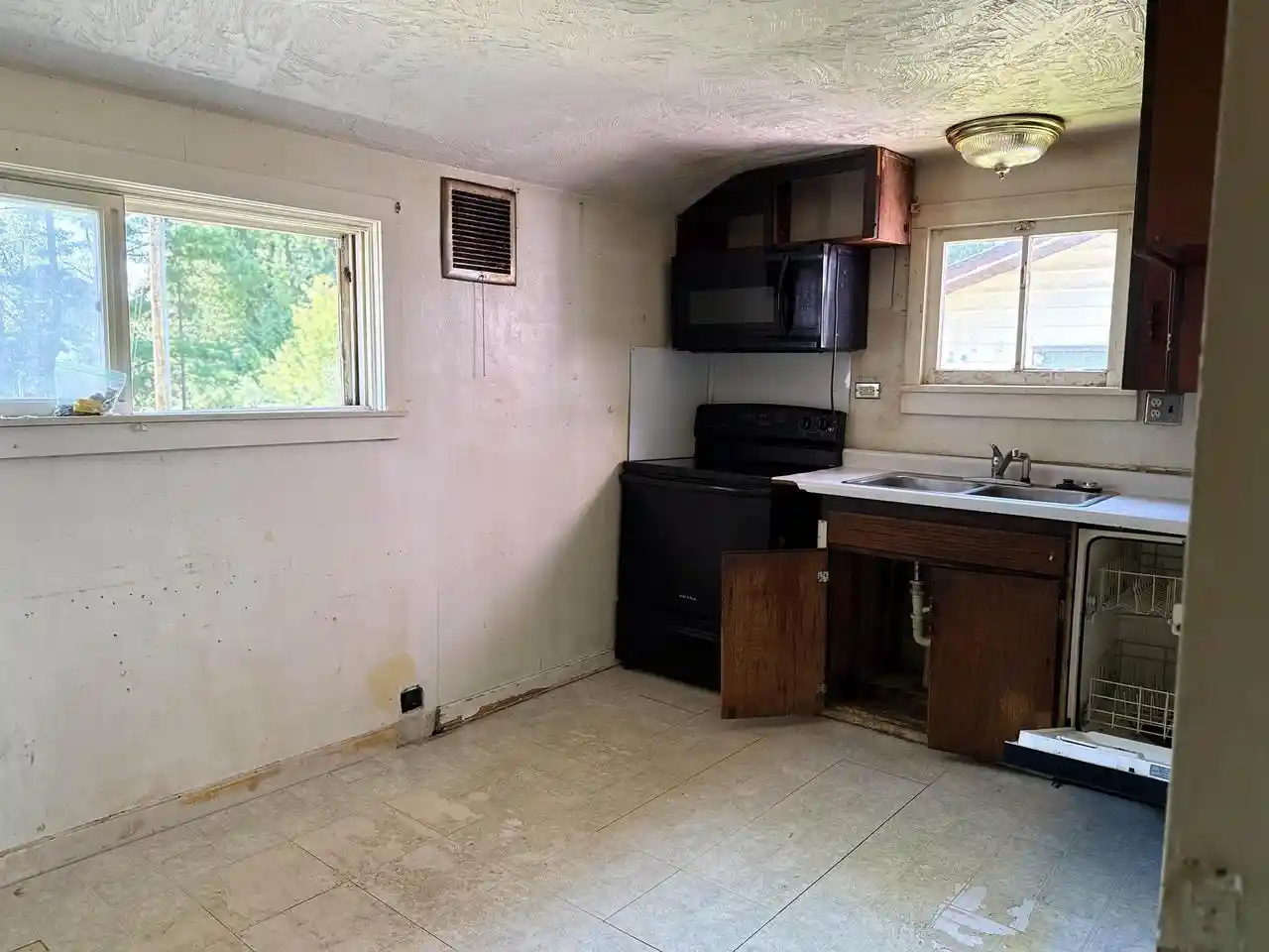 Photo 2 of Single family home for sale at 113 E North Street Street, Deforest, WI 53532 | MLS# 2029744 | Listing updated on 2026-09-08