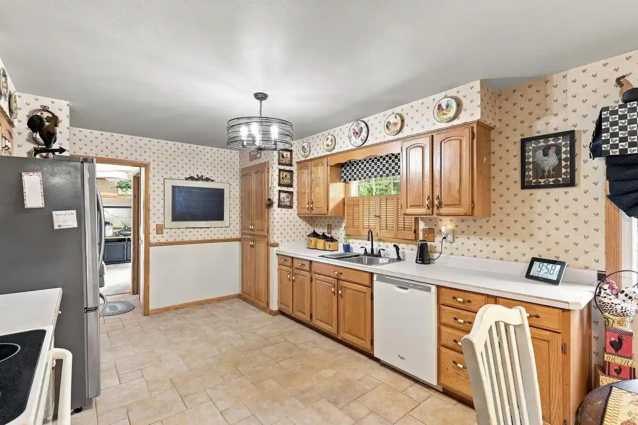 2nd image of 225 W Bell Street Street, Neenah, WI 54956 | MLS# 50330457