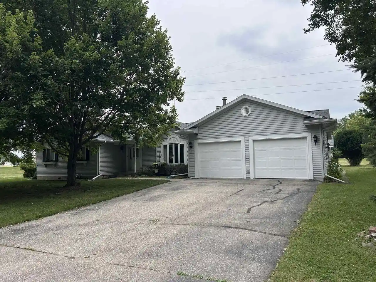 Photo 1 of Single family home for sale at 10608 N Hillside Row Row, Edgerton, WI 53534 | MLS# 2029747 | Listing updated on 2026-09-21