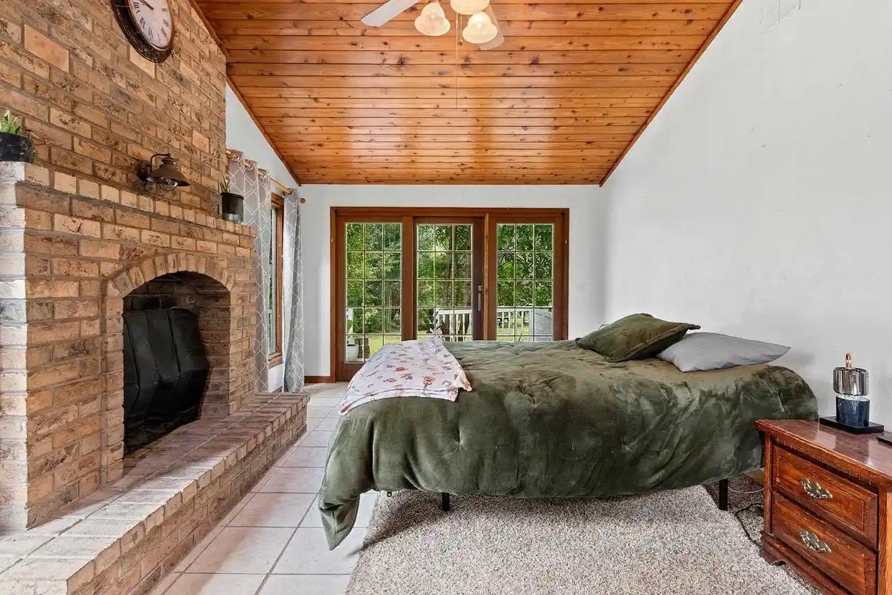 5th image of 3818 Airport Road Road, Oconto, WI 54153 | MLS# 50330449