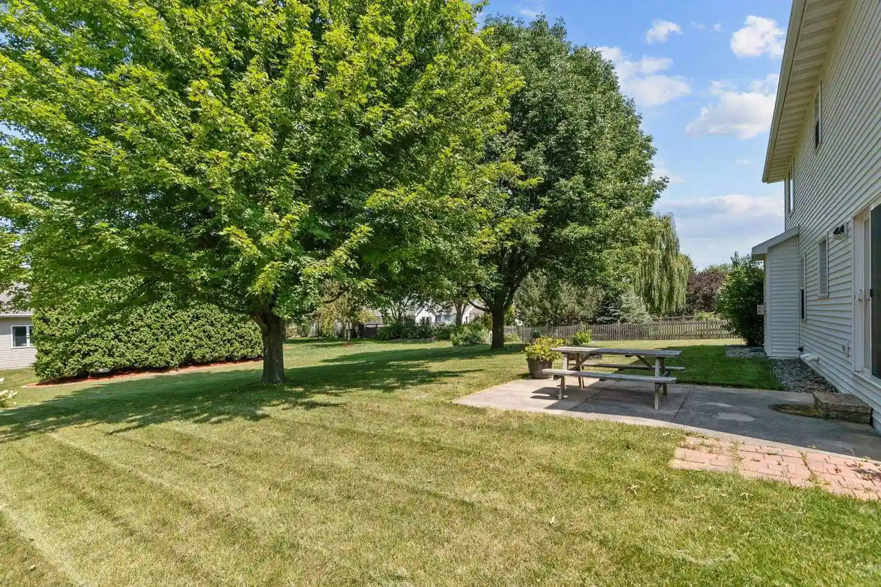 4th image of W5876 Blue Bonnet Dr Dr, Appleton, WI 54915 | MLS# 50330461