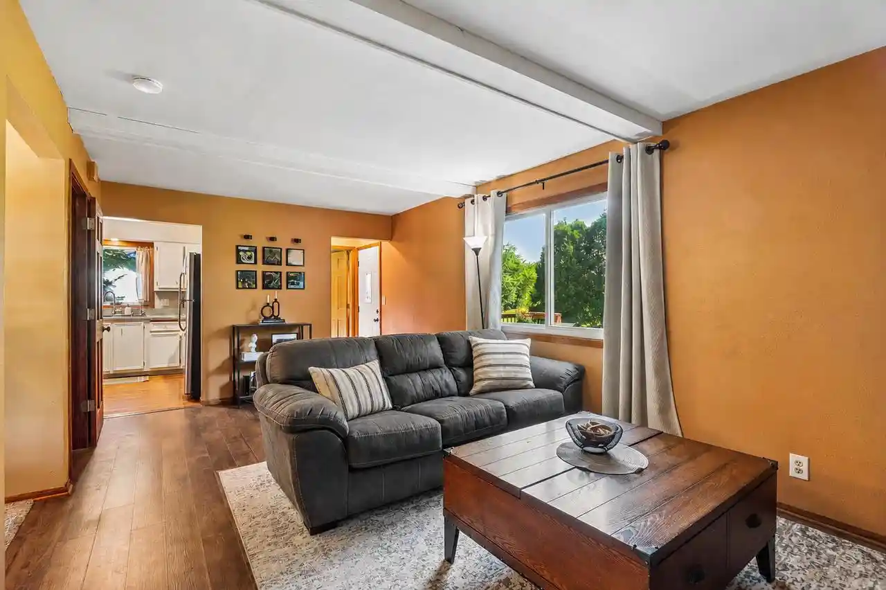 3rd image of 114 Gordon Court Court, Mukwonago, WI 53149 | MLS# 1974862