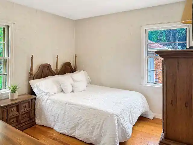 3rd image of 1006 Evans Street Street, Oshkosh, WI 54901 | MLS# 50330440