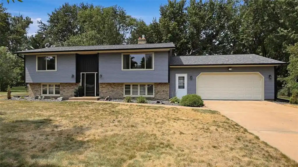 1st image of 1238 Dogwood Dr Dr, Eau Claire, WI 54701 | MLS# 1603583