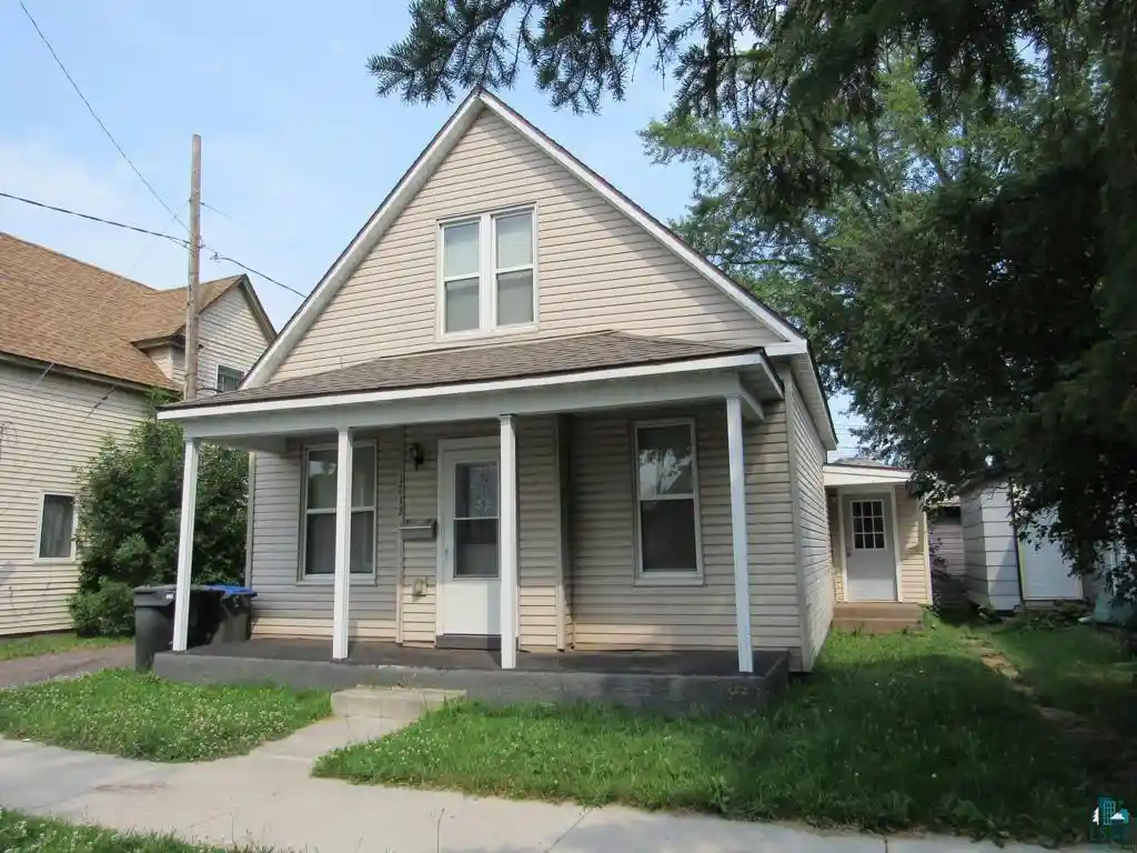 1st image of 1712 Cumming Ave Ave, Superior, WI 54880 | MLS# 6127172