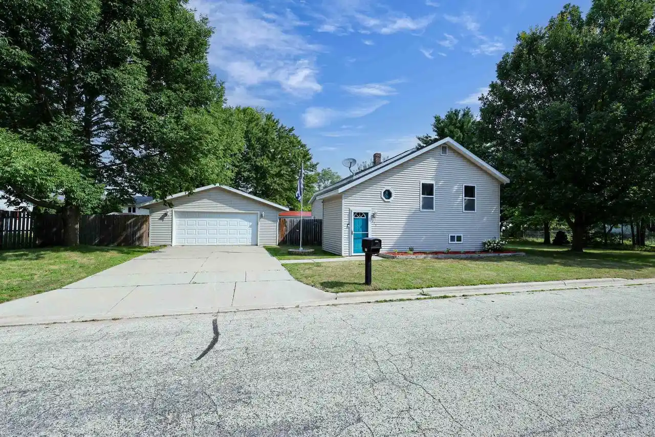 1st image of 215 7th Street Street, Oconto, WI 54153 | MLS# 50330465