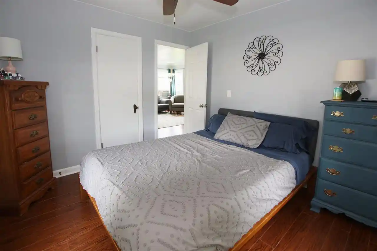 Photo 3 of Single family home for sale at 1402 W Murdock Avenue Avenue, Oshkosh, WI 54901 | MLS# 50330469 | Listing updated on 2026-08-10