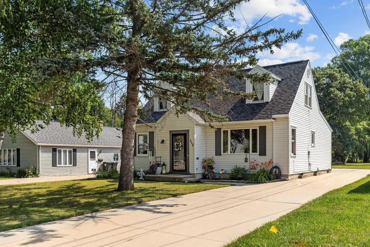 1st image of 312 S Lake Street Street, Neenah, WI 54956 | MLS# 50330471