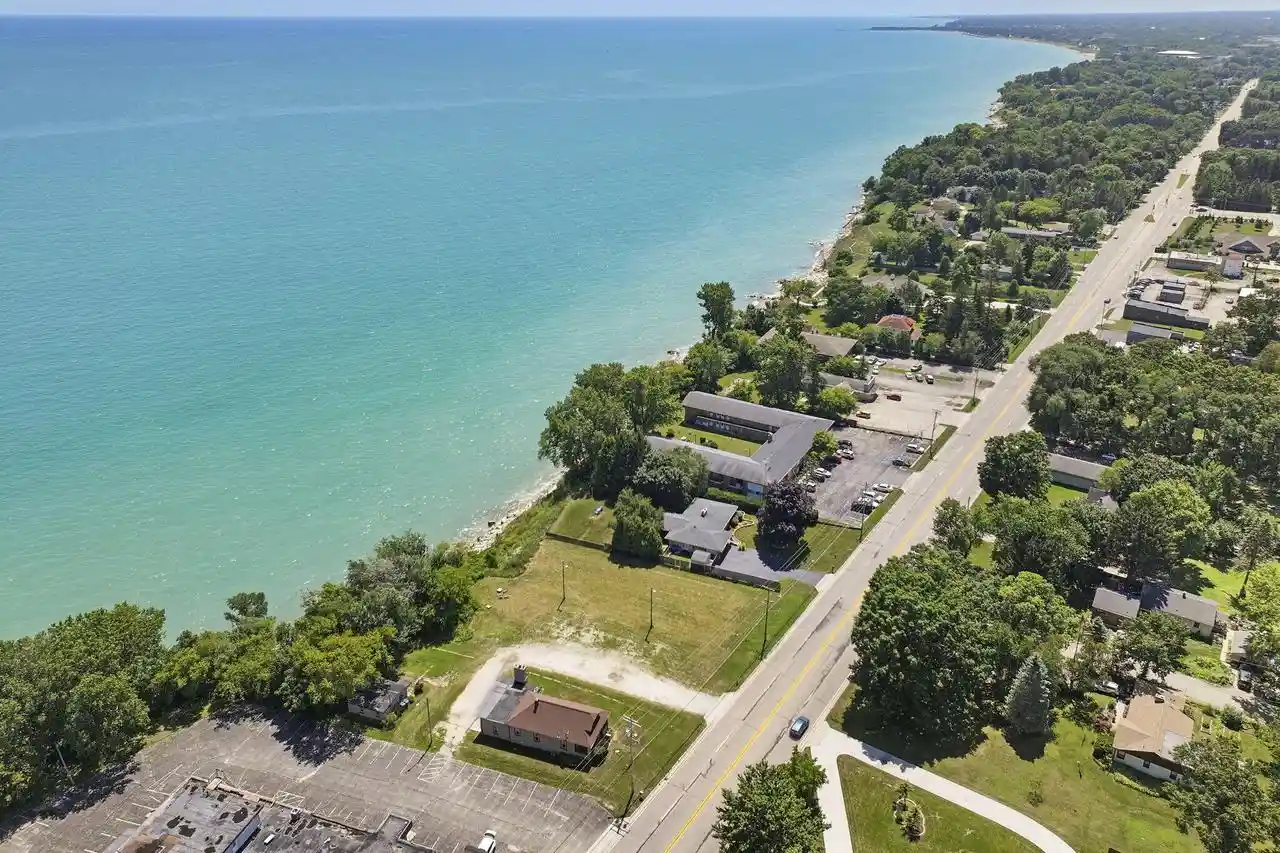 Photo 3 of Single family home for sale at 1039 Sheridan Road Road, Kenosha, WI 53140 | MLS# 1974881 | Listing updated on 2026-09-25