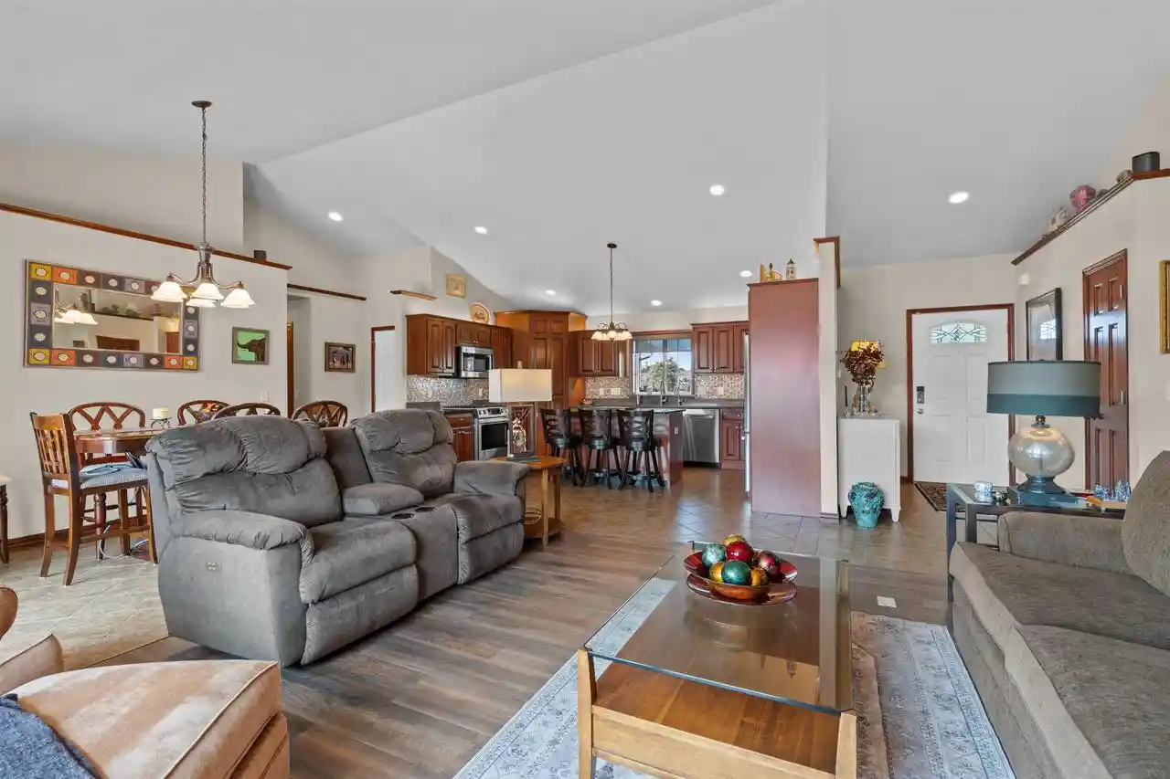 Photo 3 of Single family home for sale at 4702 N Wren Dr Dr, Appleton, WI 54913 | MLS# 50330388 | Listing updated on 2026-08-09