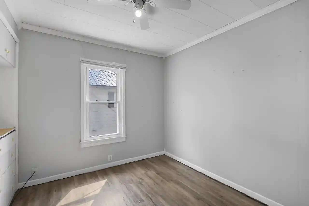 2nd image of 1222 Knapp Street Street, Oshkosh, WI 54902 | MLS# 50330485