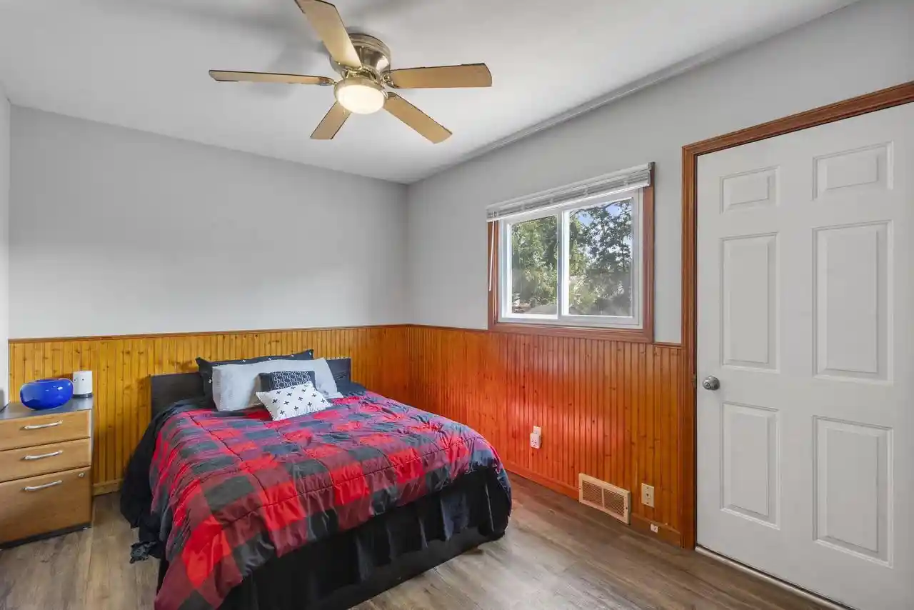 15th image of 1222 Knapp Street Street, Oshkosh, WI 54902 | MLS# 50330485