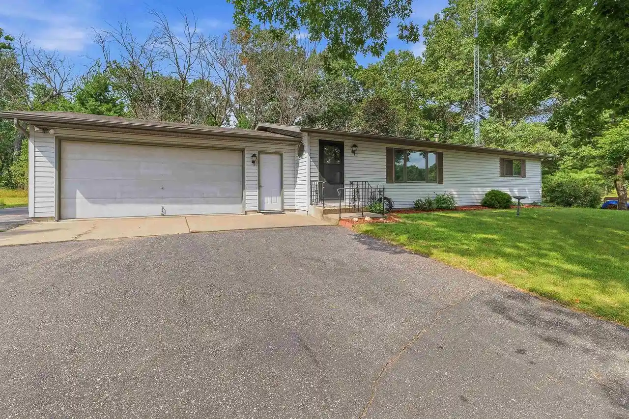1st image of 1904 Dakota Court Court, Arkdale, WI 54613 | MLS# 50330484