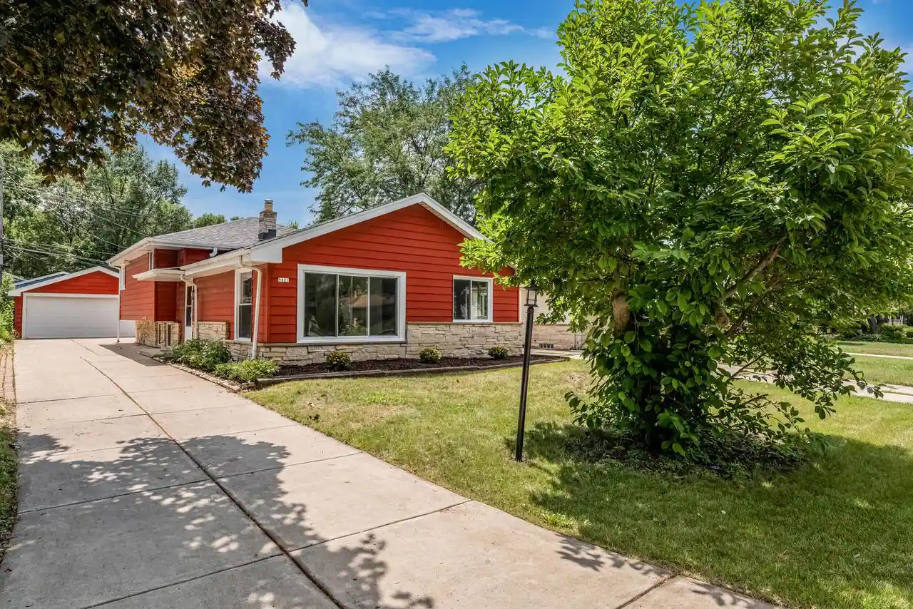 1st image of 9821 W Grantosa Dr Dr, Milwaukee, WI 53222 | MLS# 1974889