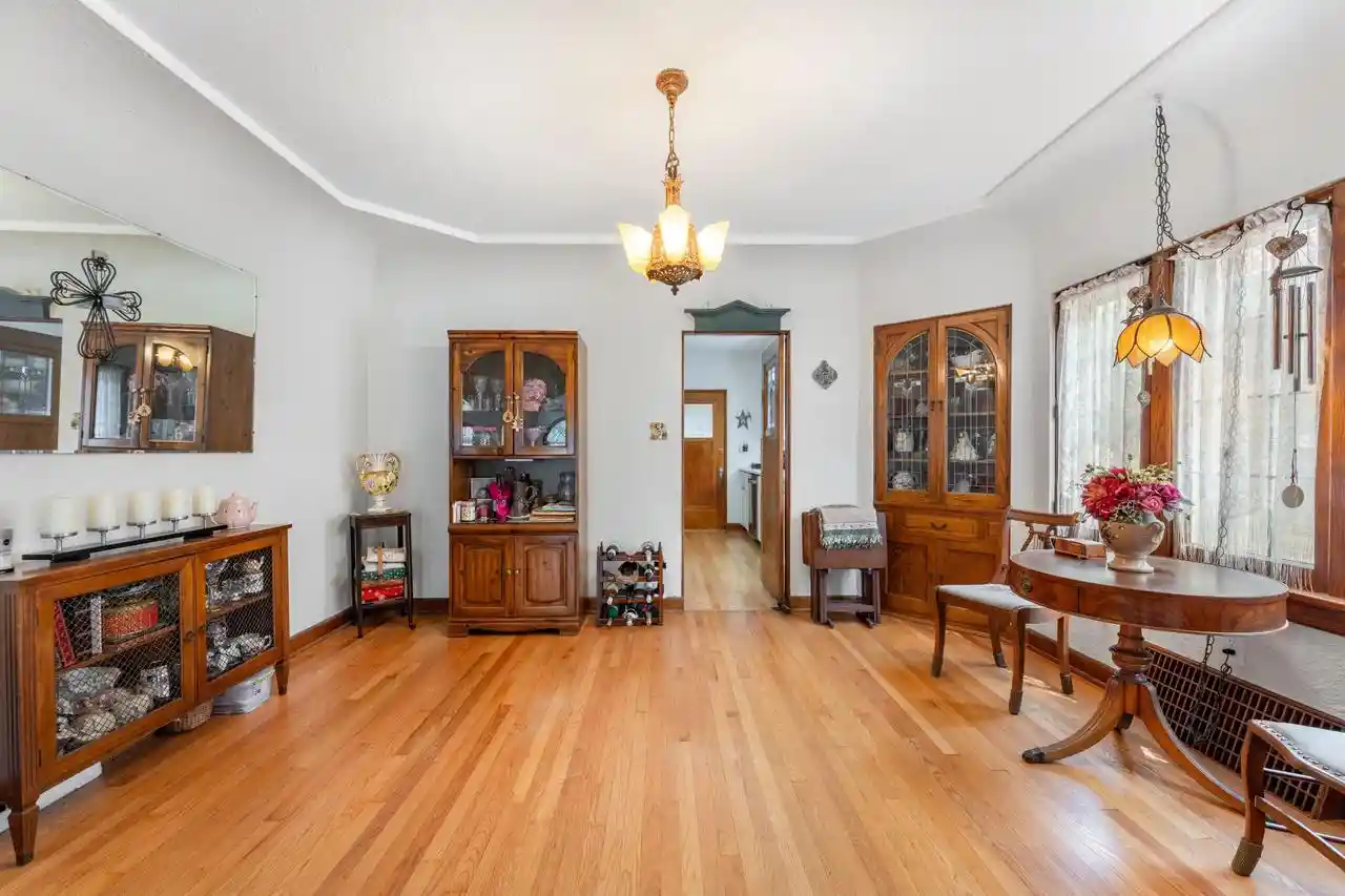 4th image of 1620 E Olive St St, Shorewood, WI 53211