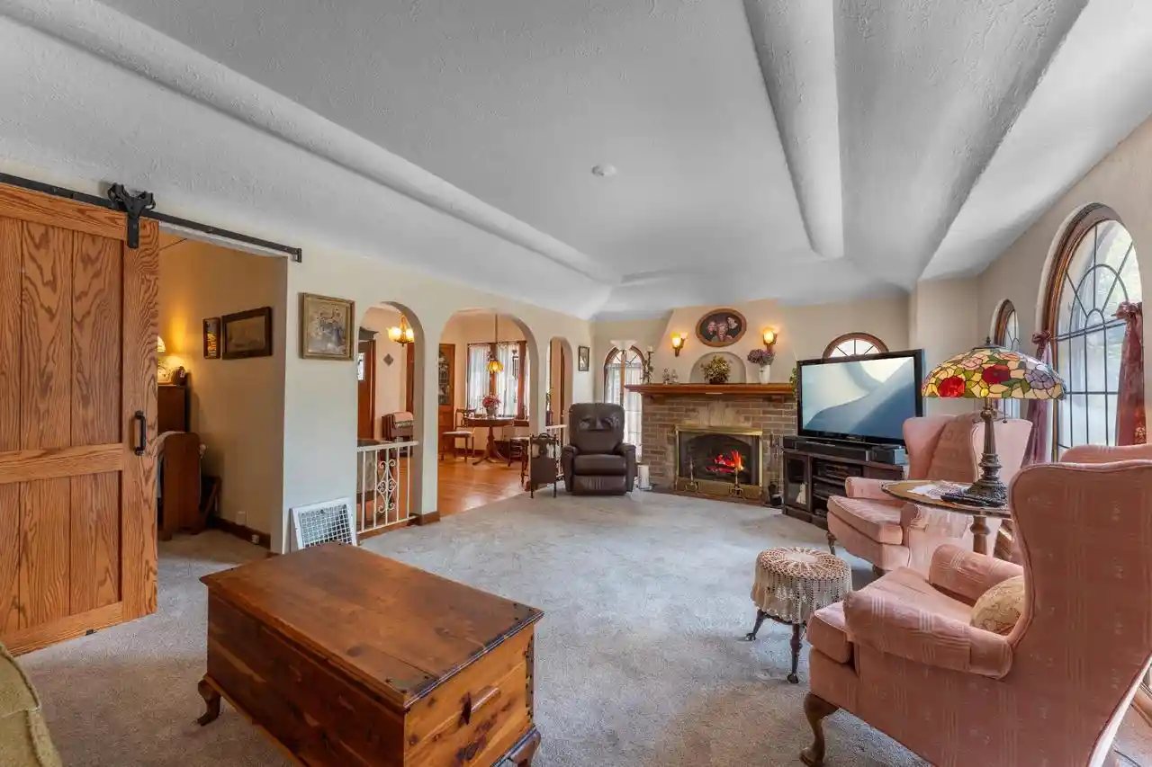 2nd image of 1620 E Olive St St, Shorewood, WI 53211