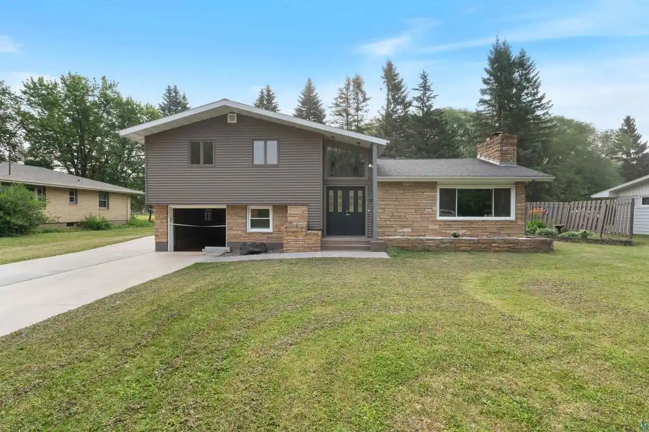 1st image of 4 Highgate St St, Superior, WI 54880 | MLS# 6127181