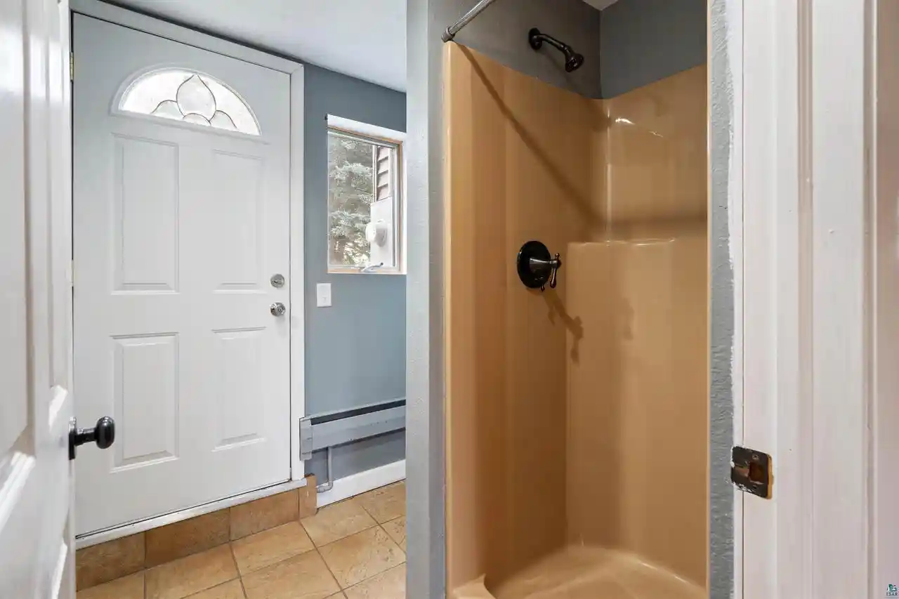 Photo 3 of Single family home for sale at 4 Highgate St St, Superior, WI 54880 | MLS# 6127181 | Listing updated on 2026-09-03