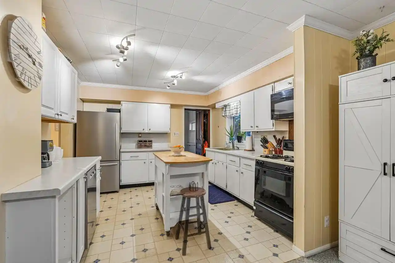 2nd image of 118 S Milwaukee Street Street, Fredonia, WI 53021 | MLS# 1974902