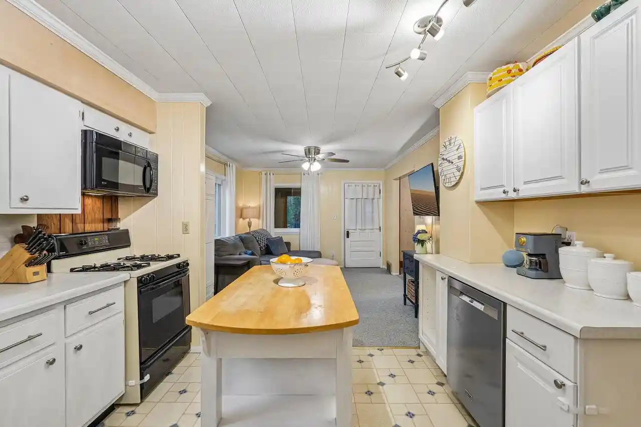 4th image of 118 S Milwaukee Street Street, Fredonia, WI 53021 | MLS# 1974902