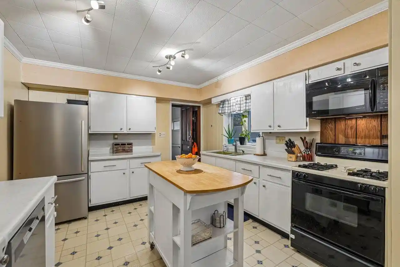 5th image of 118 S Milwaukee Street Street, Fredonia, WI 53021 | MLS# 1974902