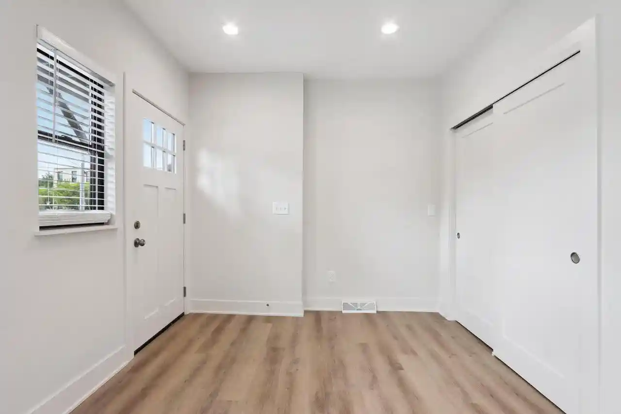 2nd image of 2212 N Cambridge Ave Ave, Milwaukee, WI 53202
